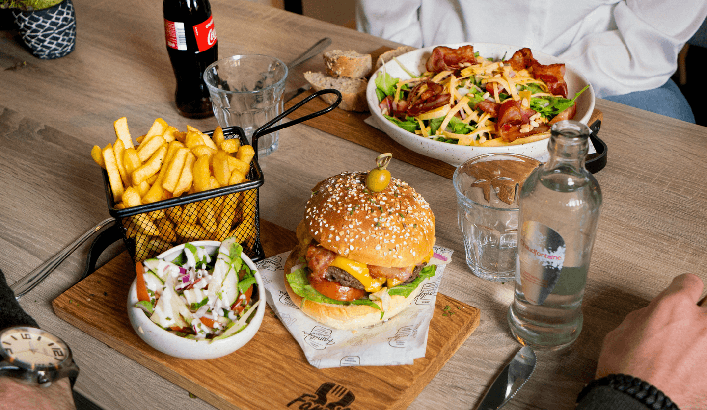 burgers salades en hele menus bij family